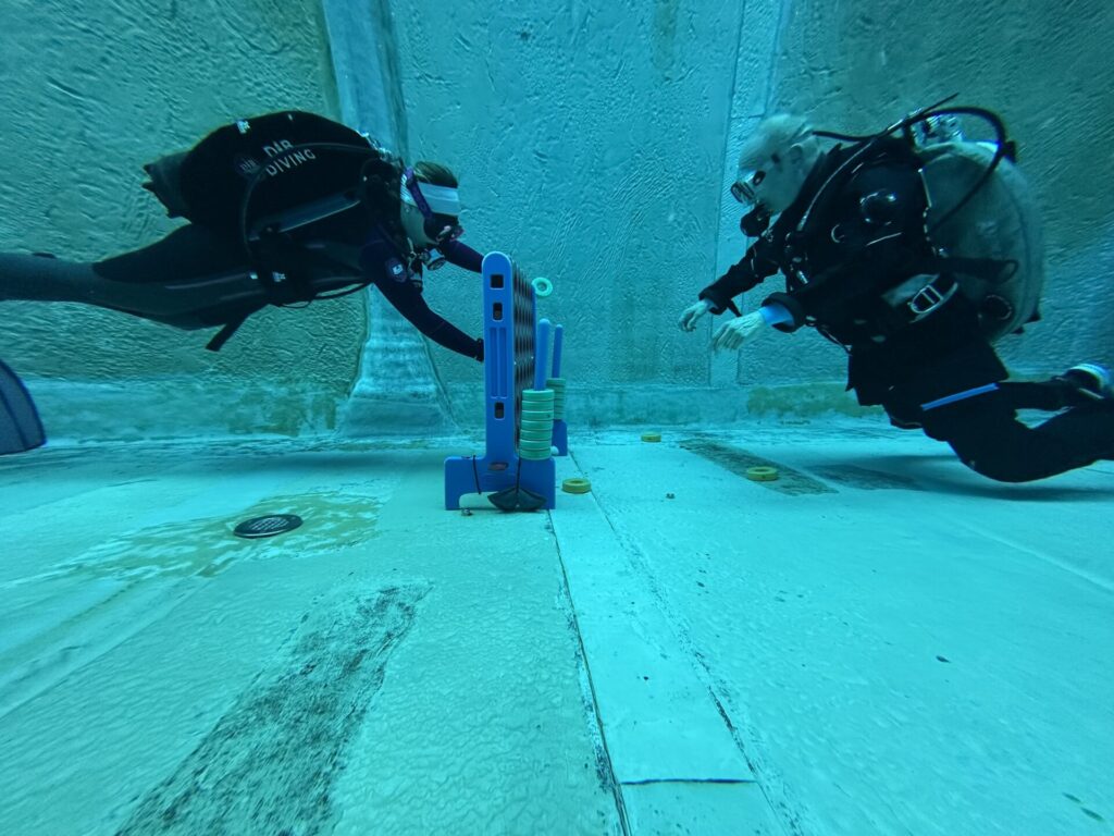 Playing underwater games, 3 in a row scuba games, time to play in monte mare Germany